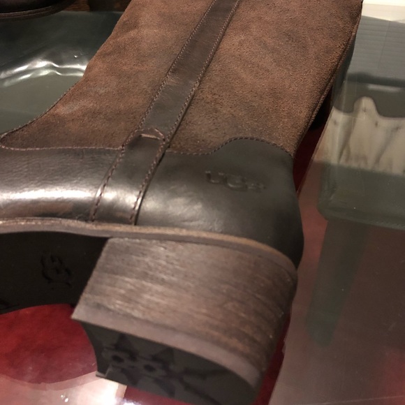 Gorgeous ugg boots - Picture 2 of 8